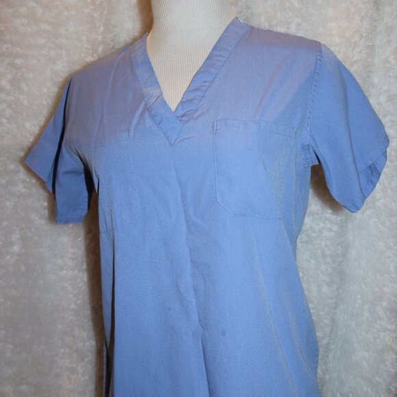 Aramark medical blue scrub top Ladies XS inner & outer pockets - Picture 1 of 7